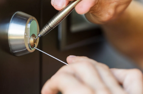 Deur Flippen en Sleutel Problemen: Hoe Krijg Je Weer Toegang Zonder Iets te Breken - JustPaste.it