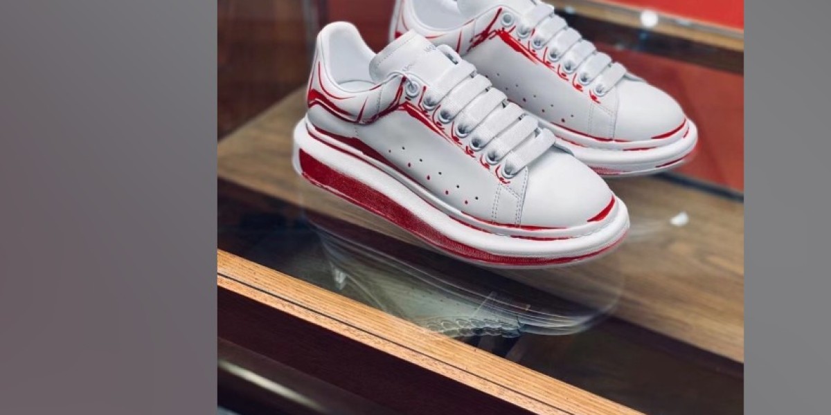 Replica Designer Footwear Trends 2026: McQueen, Bottega, Hermes & D&G