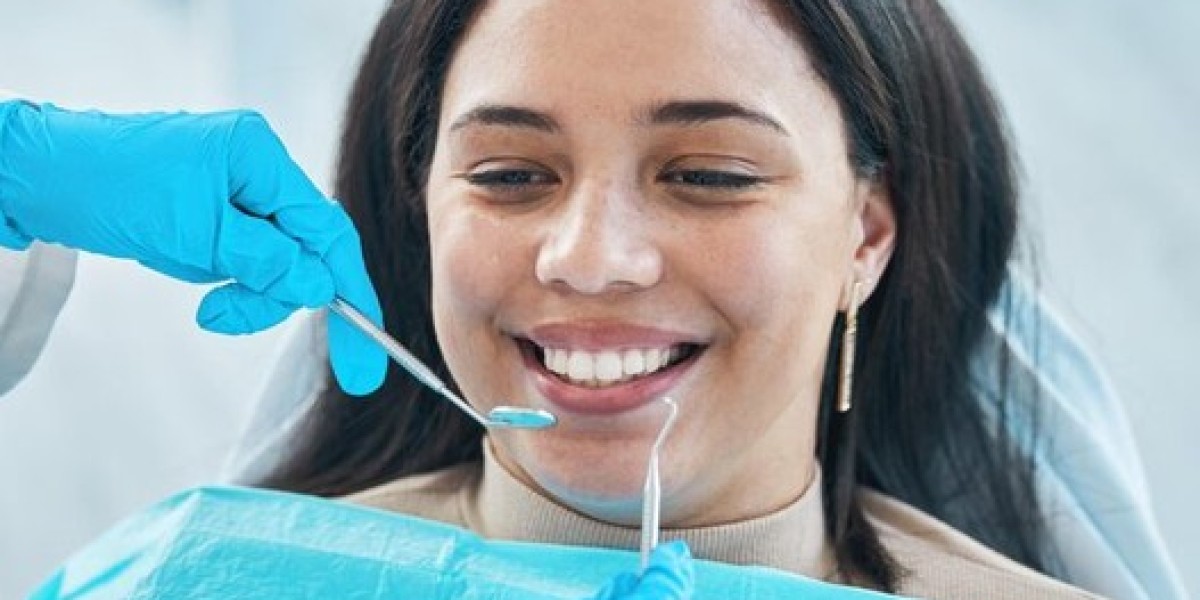 Modern Cosmetic Solutions for Minor Tooth Damage and Gaps
