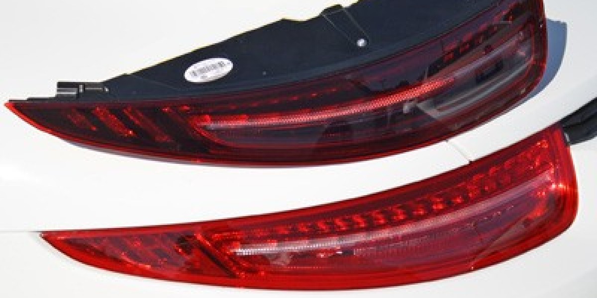 LED Dark Tail Lights Brightness and Halogen Contrast